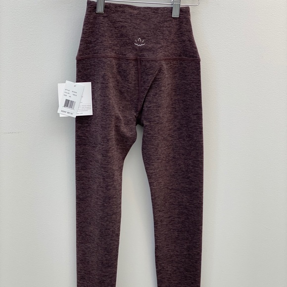 Beyond Yoga Caught In The Midi Legging - Picture 3 of 3